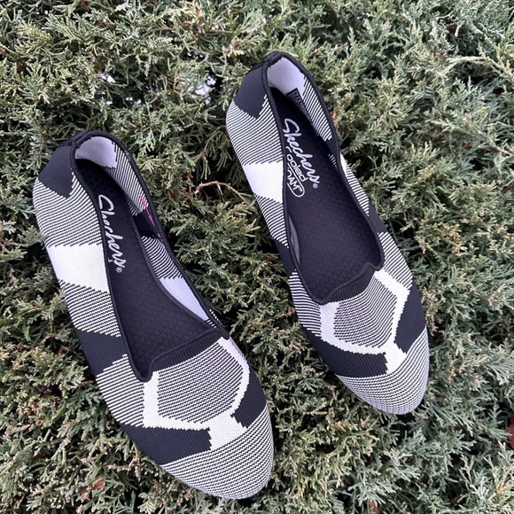 Skechers Women's Cleo-Sherlock Memory Foam Vegan Loafers Size 7 Black White - Picture 3 of 14